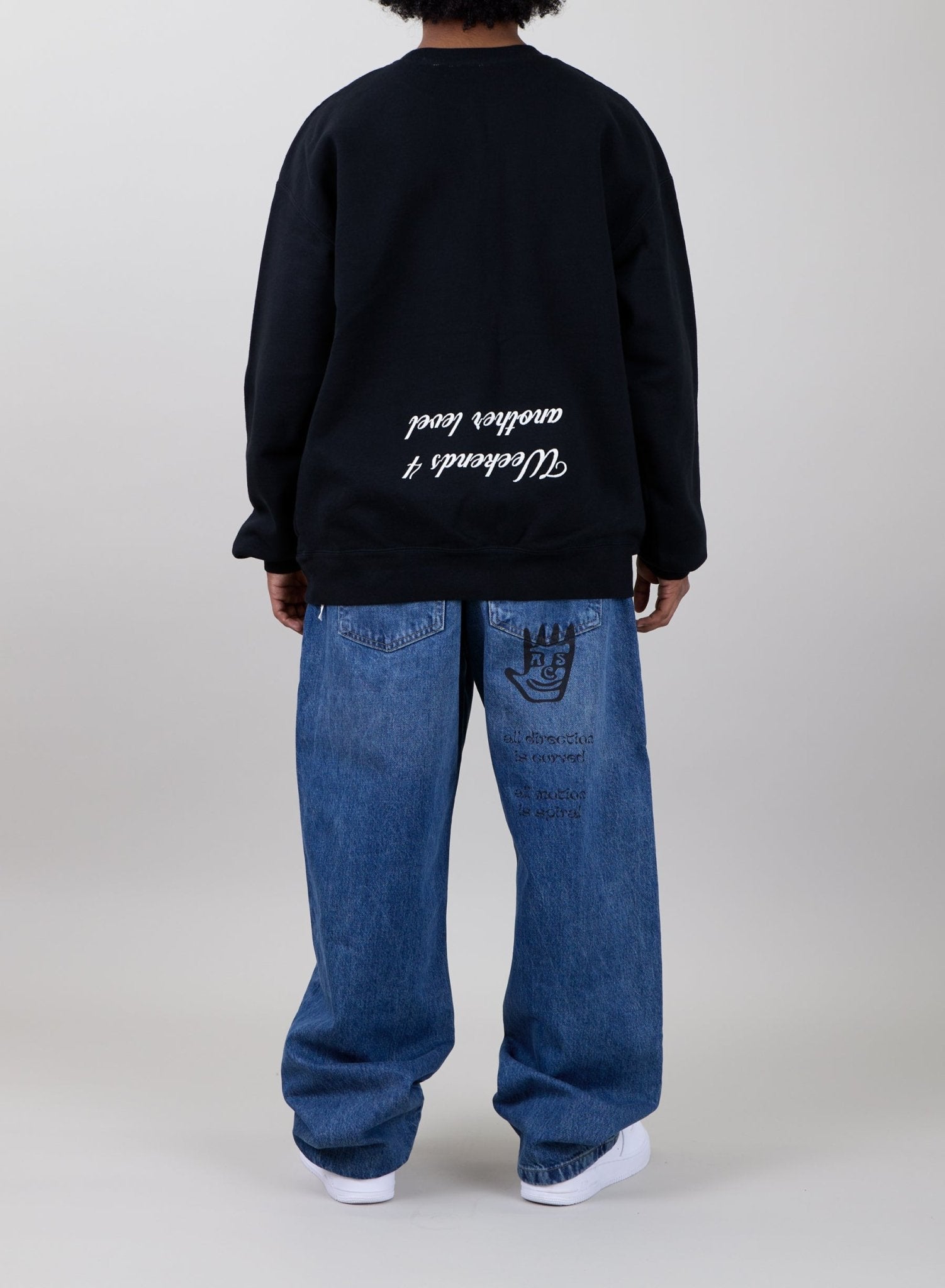 Happy Weekend Crewneck - edu - Artsdistrict