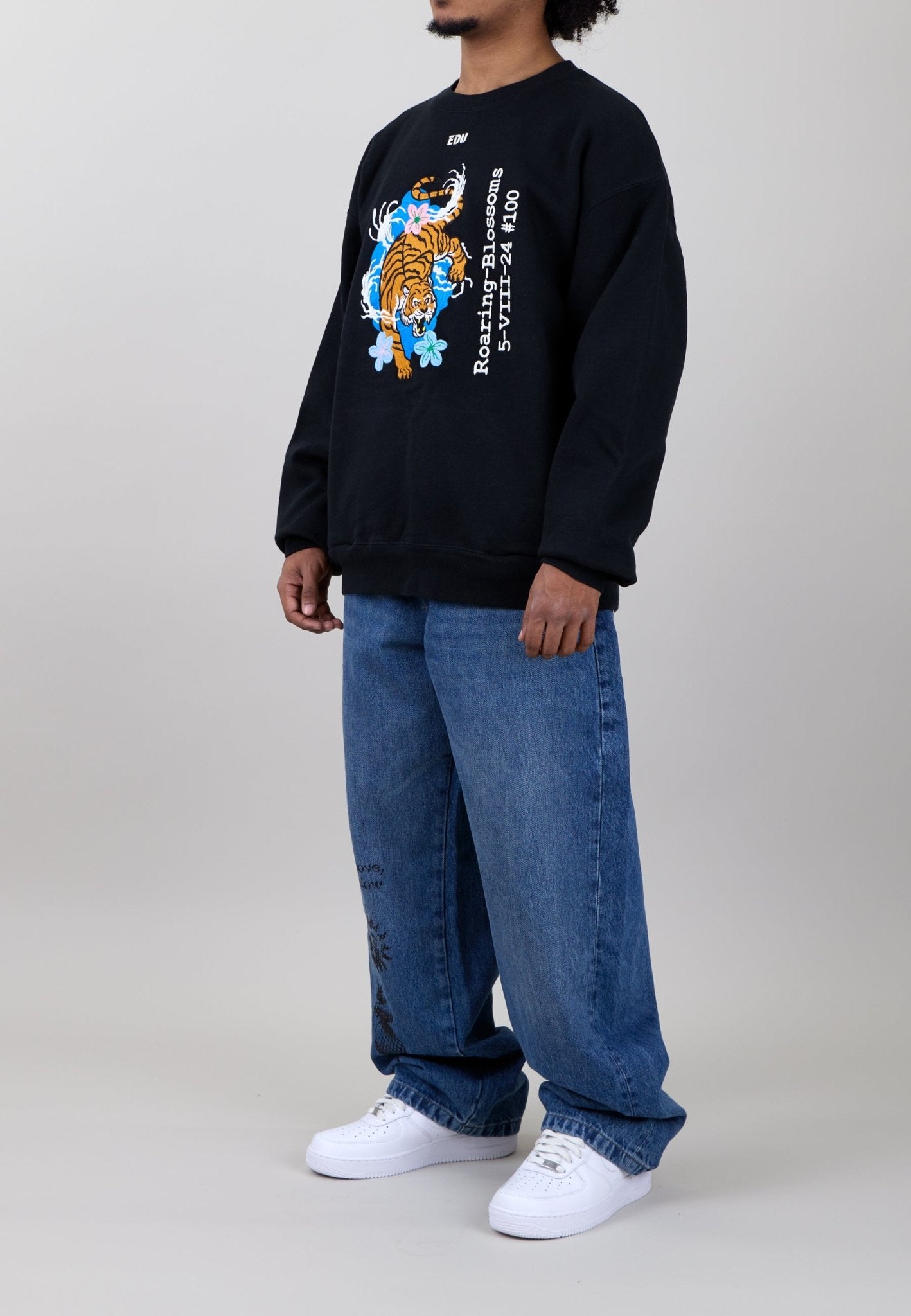 ROARING BLOSSOMS CREWNECK - edu - Artsdistrict